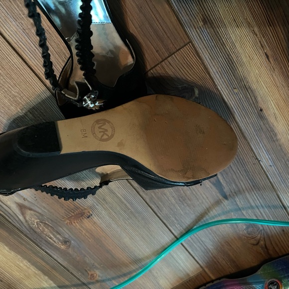 Michael Kors Moxley Leather Zipper Buckle Wedge Heel Shootie Sandals - Picture 3 of 9